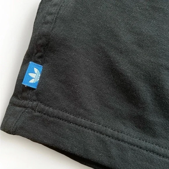 Vintage Adidas Women’s Mini Skirt Black Size Medium 3 Stripes Embroidered Logo - Picture 4 of 6